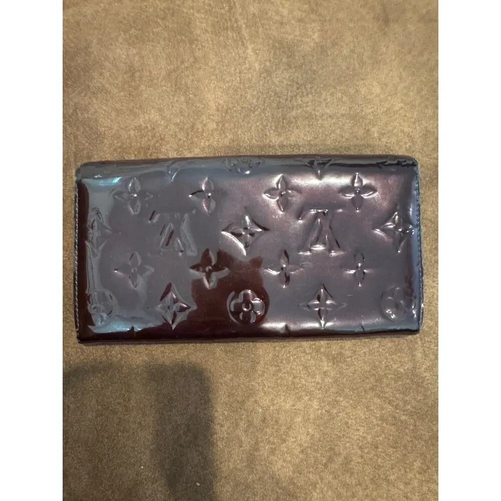 Louis Vuitton Monogram Vernis Sarah Wallet Amarante